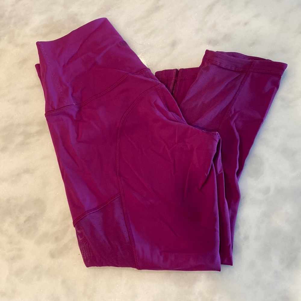 Lululemon magenta Capri running leggings